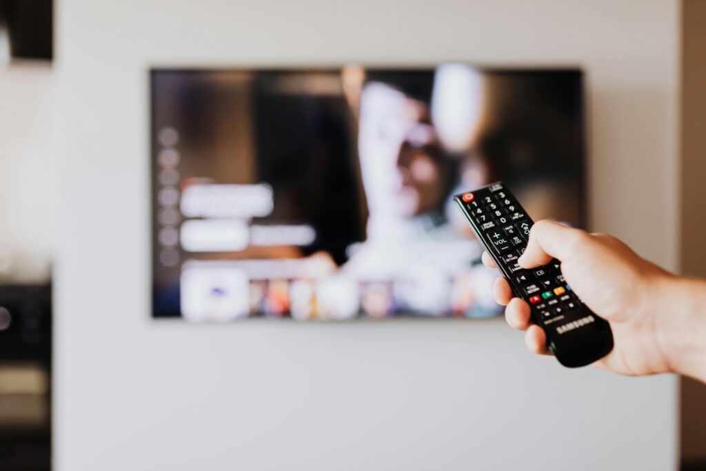 En guide til dansk IPTV support og installation på Smart TV og Firestick.